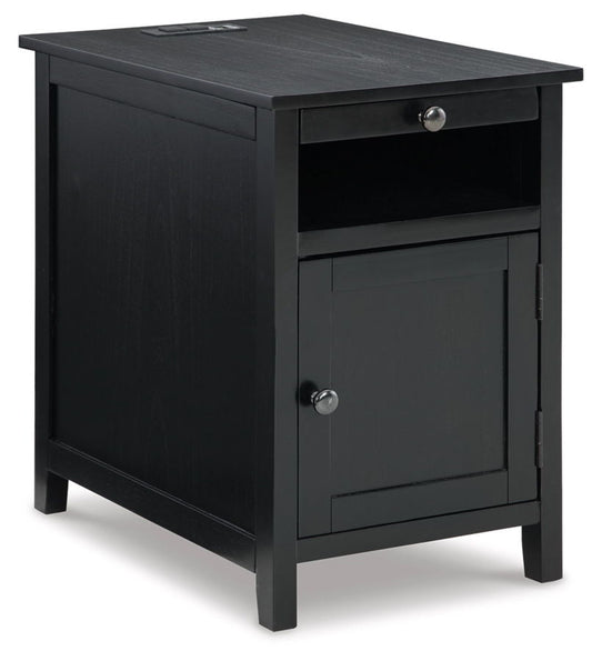 CHAIRSIDE TABLE W/USBPORTS CLAYPOOL BLACK